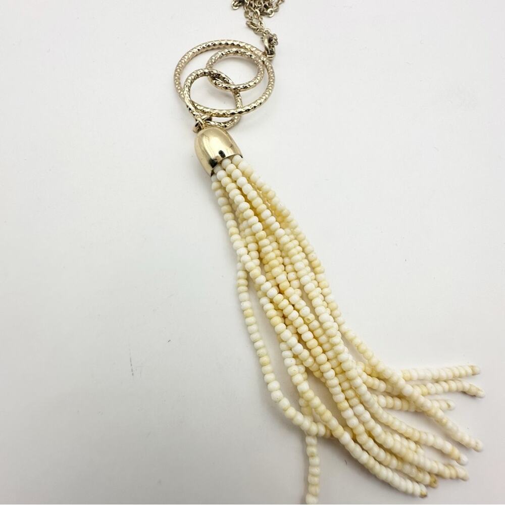 BANANA REPUBLIC Long Length Gold Tone Cream Tassel Beaded Beads Necklace BR